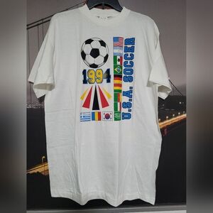 VINTAGE Men Size Large Bay Club 1994 U.S.A Soccer single stitched White Tshirt